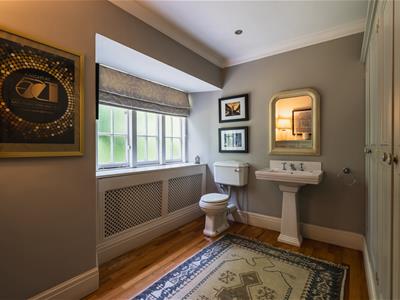 Cloakroom/WC